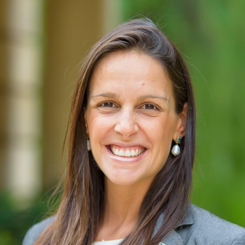 headshot fernanda accorsi iese 3