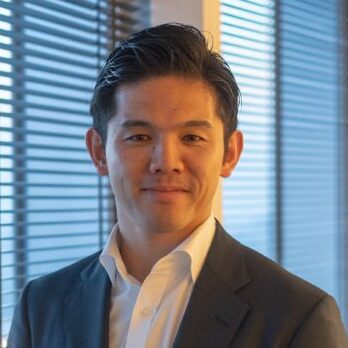 profile picture junichi kagaya page 0001 724x1024